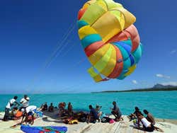 Parasailing na Ilha dos Cervos